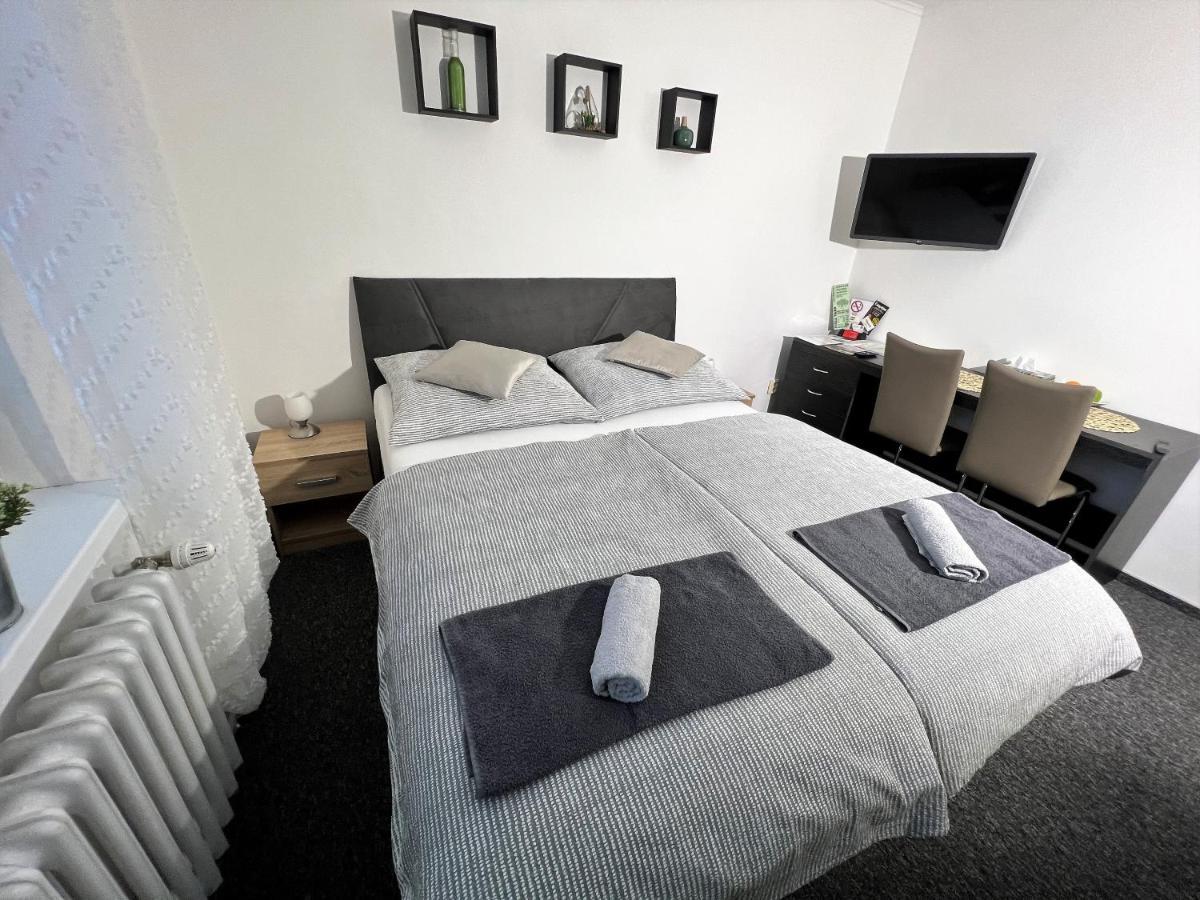 Apartmany Karlovy Vary Bagian luar foto