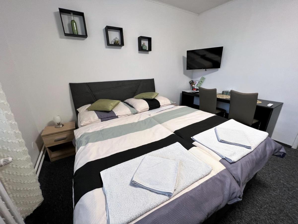 Apartmany Karlovy Vary Bagian luar foto